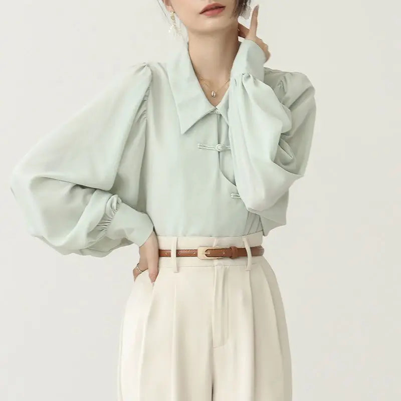 Blusa Feminina com Gola e Recortes Verde