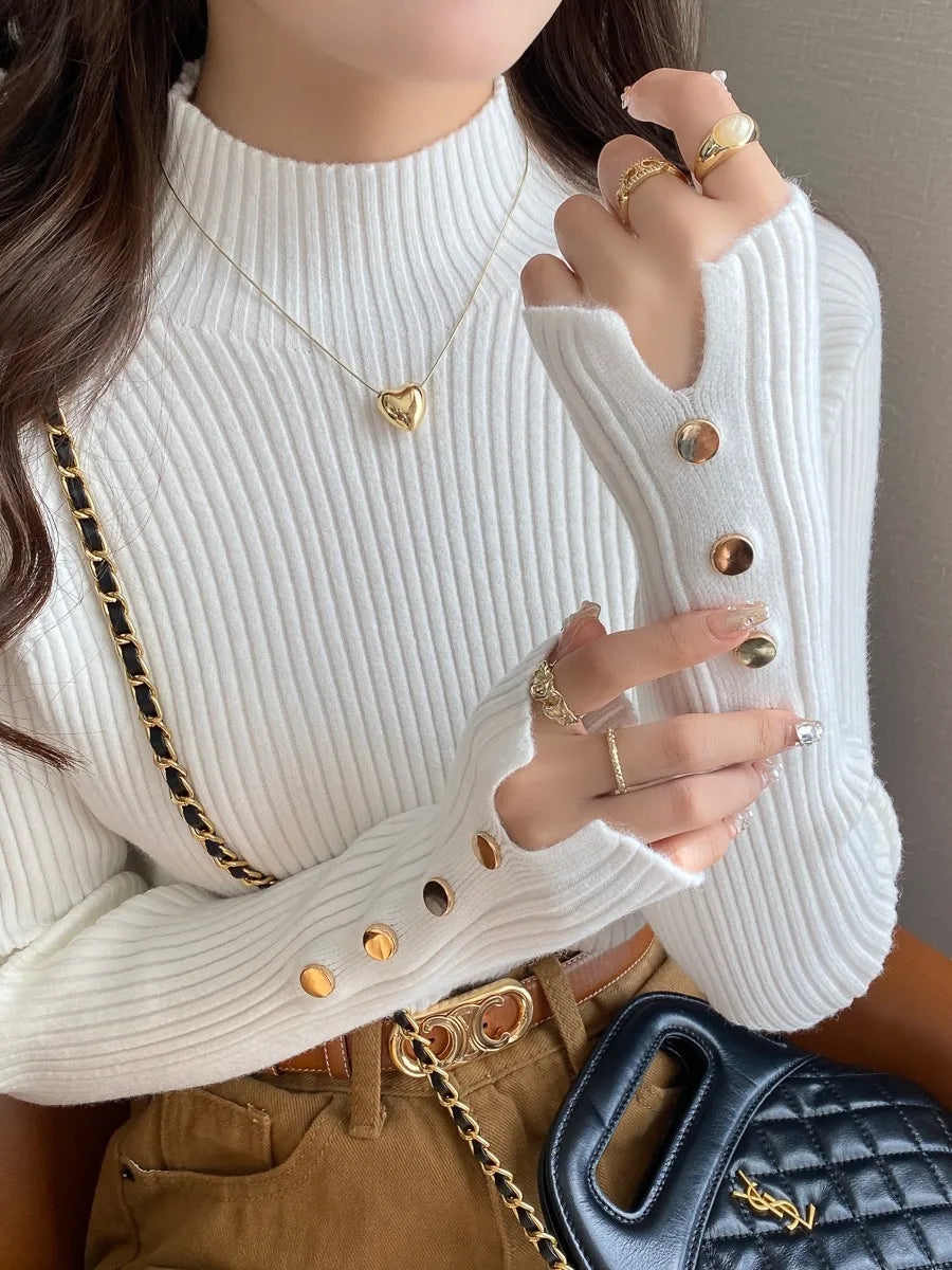 Blusa Tricô Gola Alta com Botões Elegantes