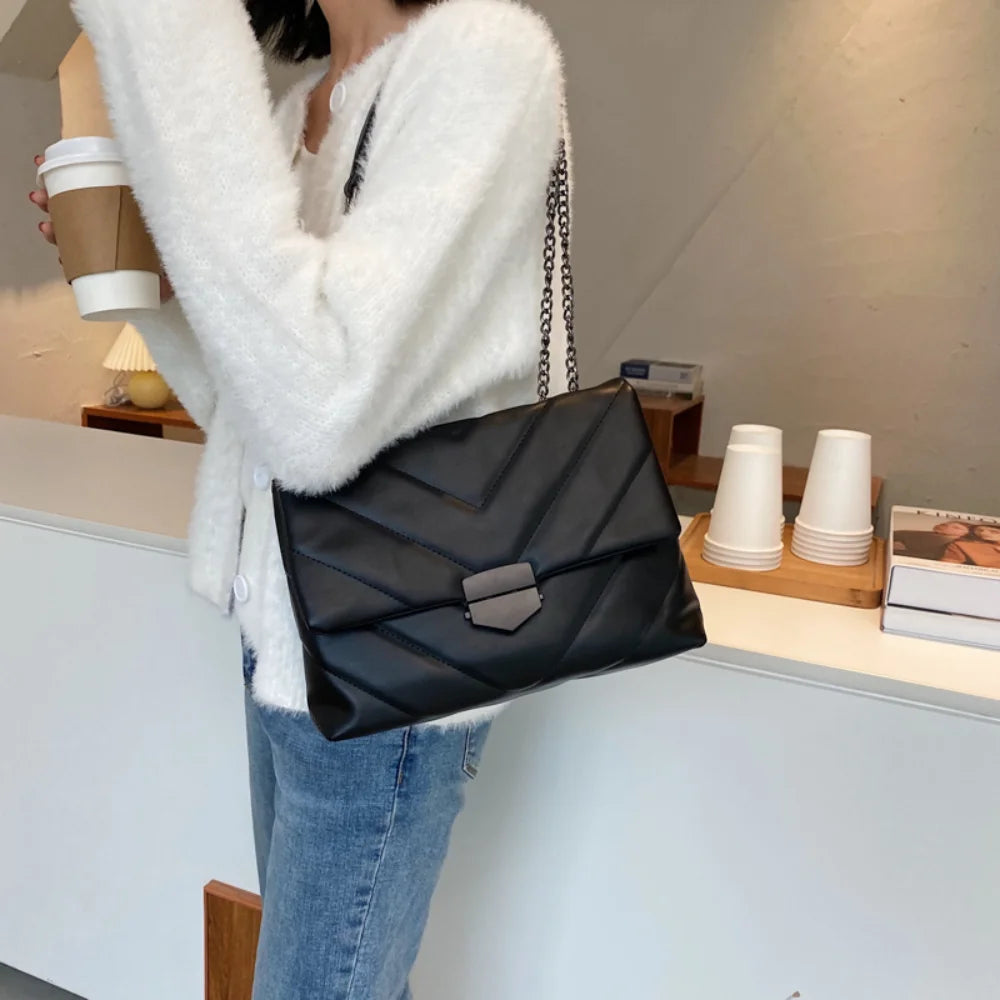 Bolsa Tiracolo Cindy em Couro Preto