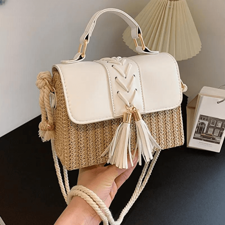 Bolsa de Palha Nina Detalhe Couro com Pingente