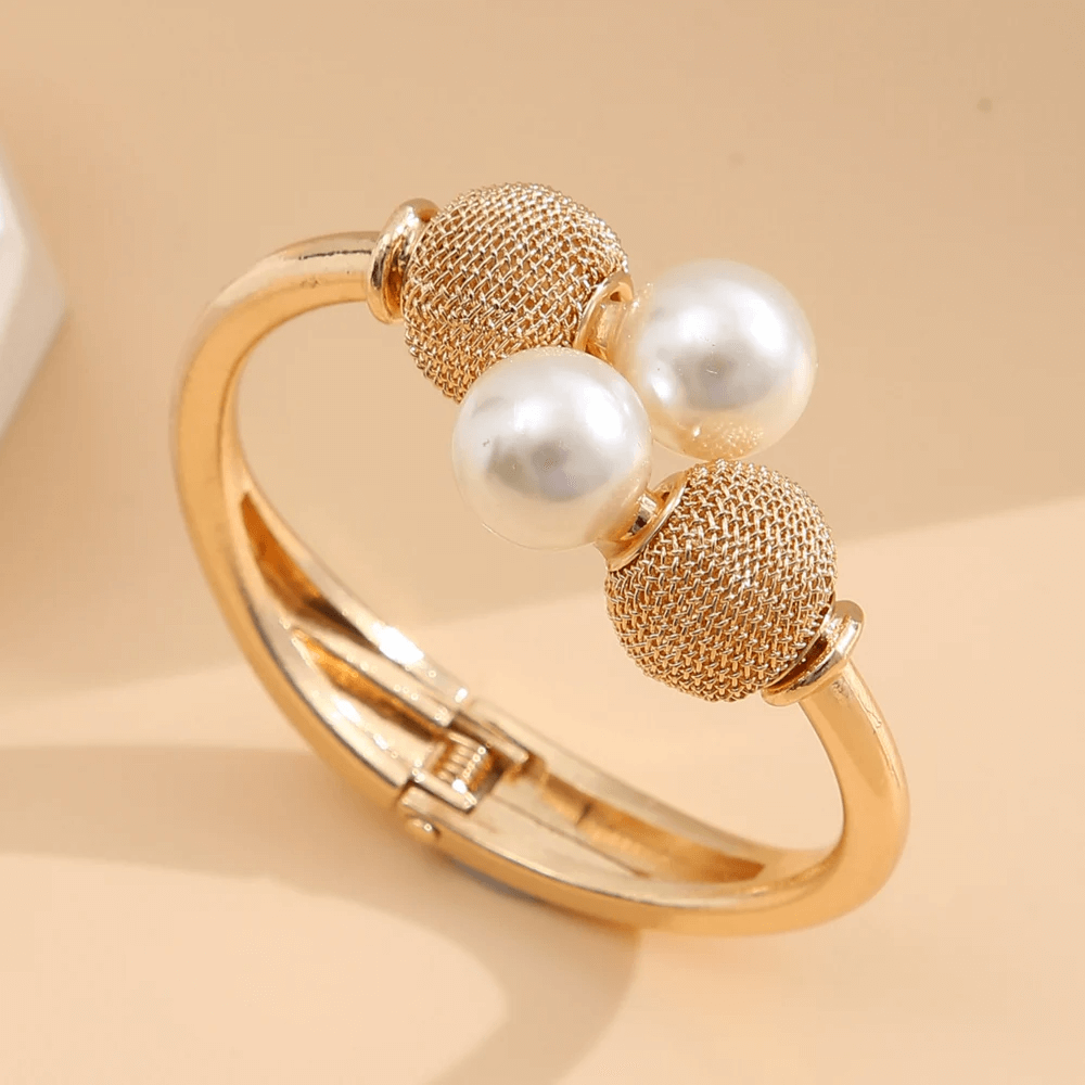 Bracelete com Pérolas Barrocas