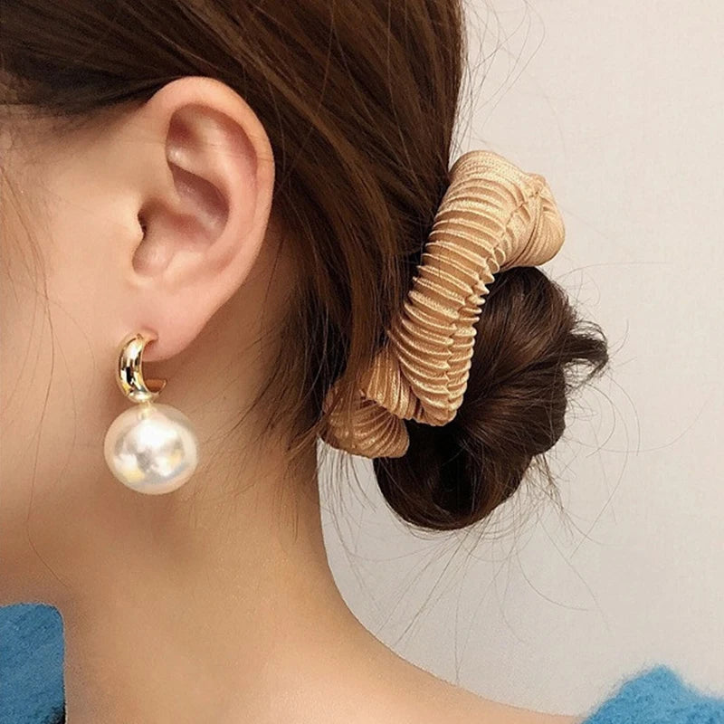 Brinco Argola Dourado com Bola de Perola 1