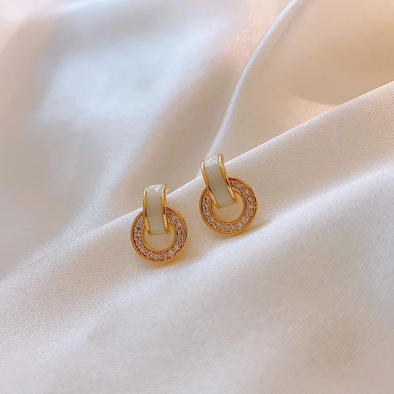 Brinco Argola Madre Perola com Zircônia 3
