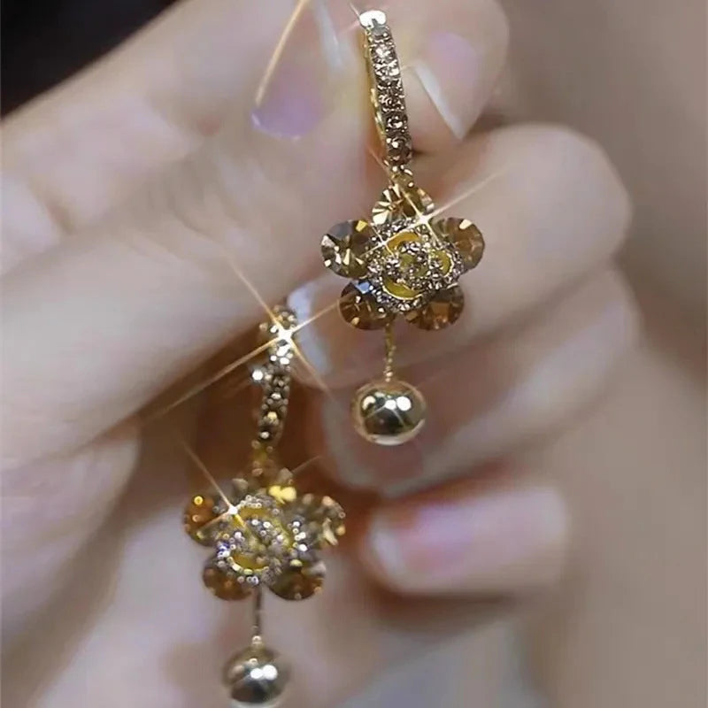 Brincos Flor de Cristal Zircão - Elegância e Luxo