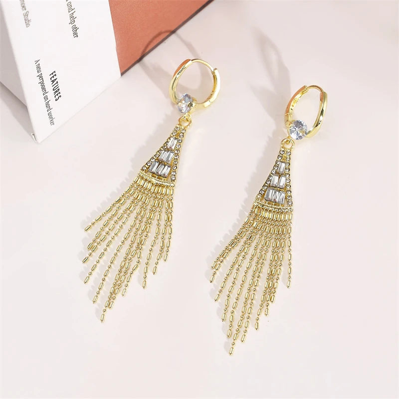 Brincos Luxuosos de Zircão com Borla Dourada