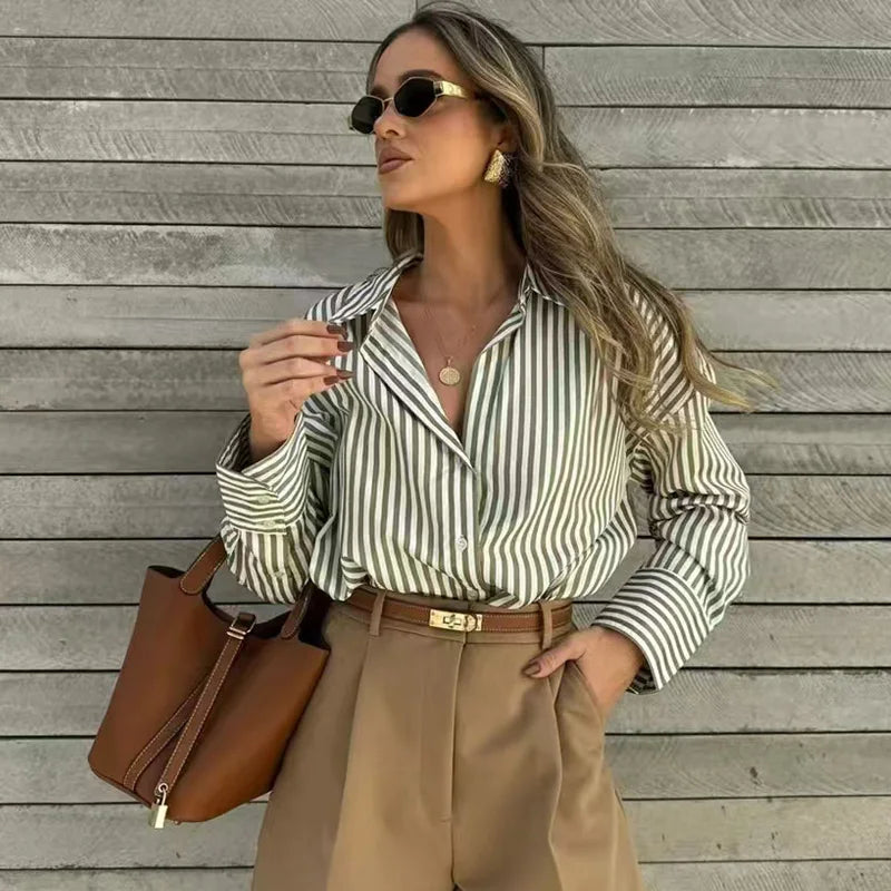 Camisa Feminina Listras de Botões