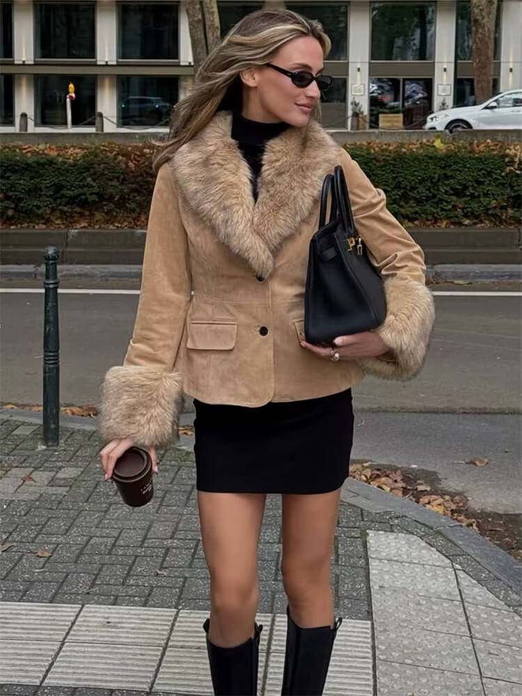 Casaco Feminino Camurça com Pelo Bege