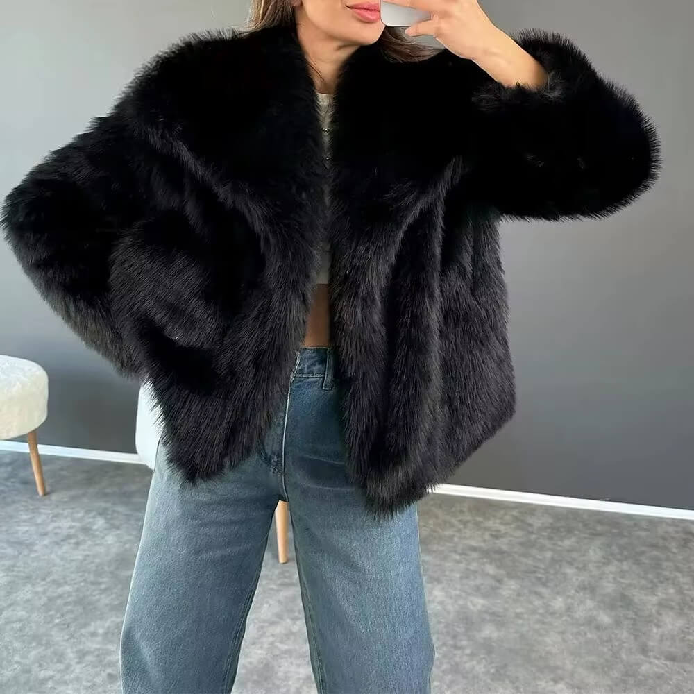 Casaco Feminino de Inverno em Couro Sintético com Gola Alta