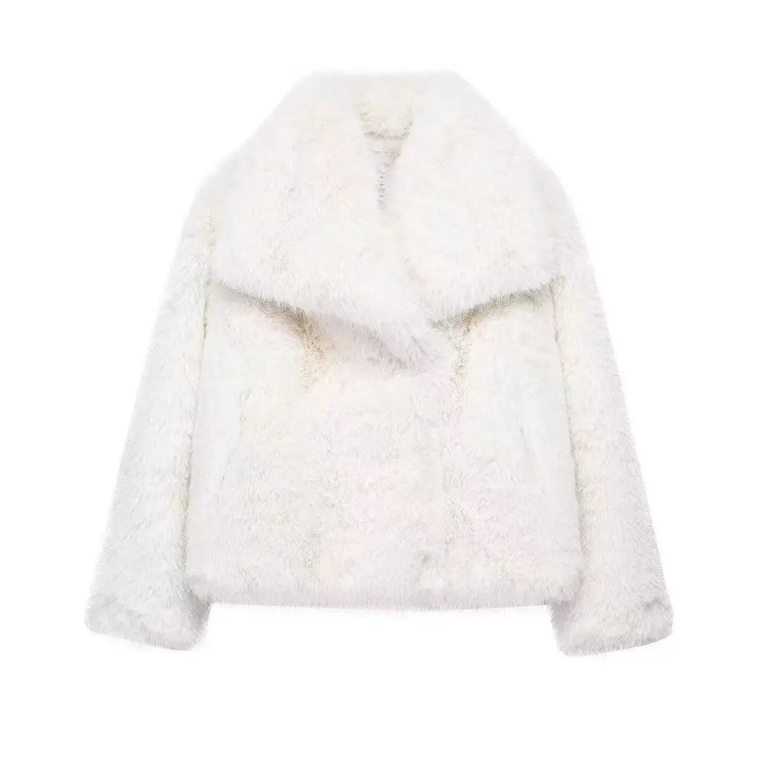 Casaco Feminino de Inverno em Couro Sintético com Gola Alta