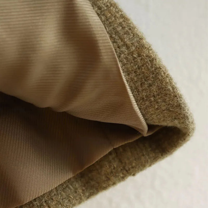 Casaco com Bolso e Botões