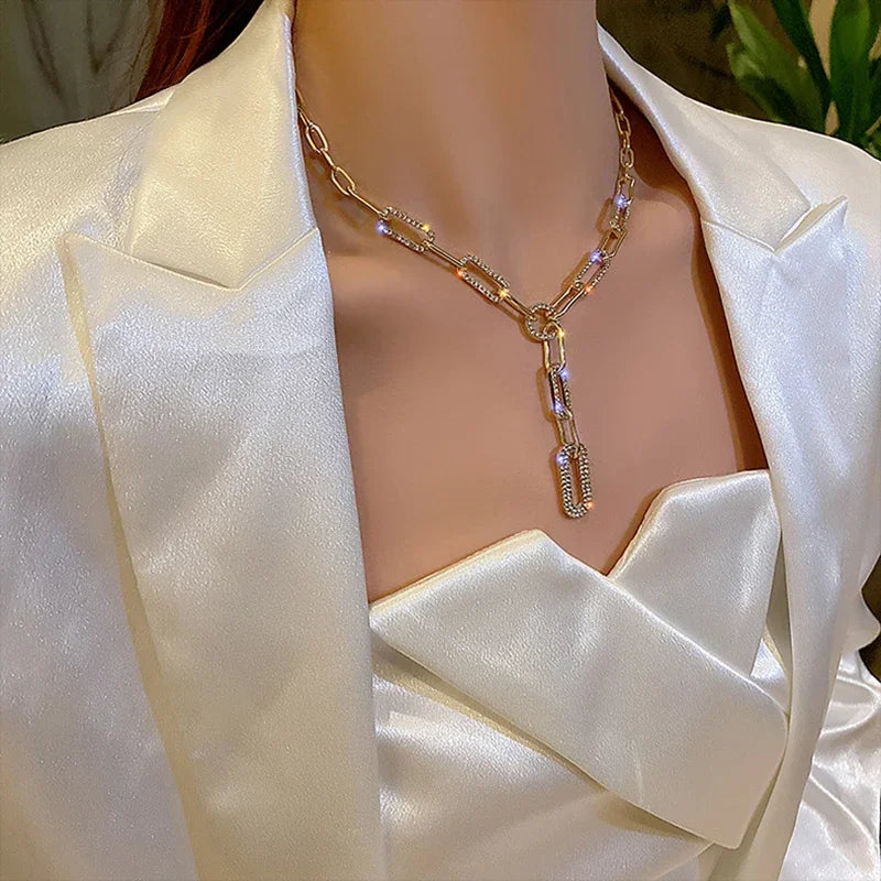 Colar Clavícula Dourado com Strass