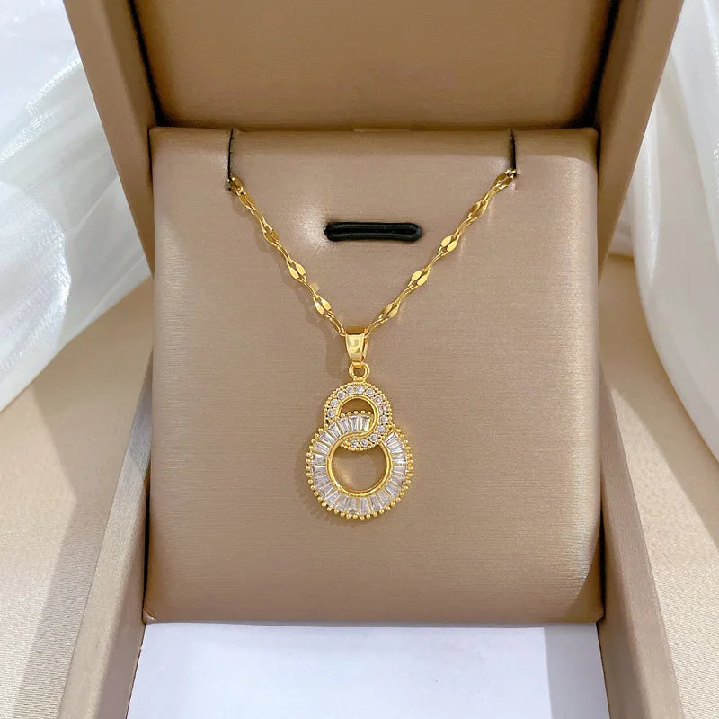 Colar Luxo Pingente Círculos Dourados com Brilho