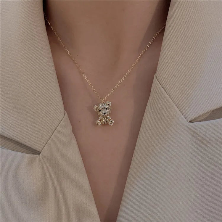 Colar com Pingente de Urso Dourado