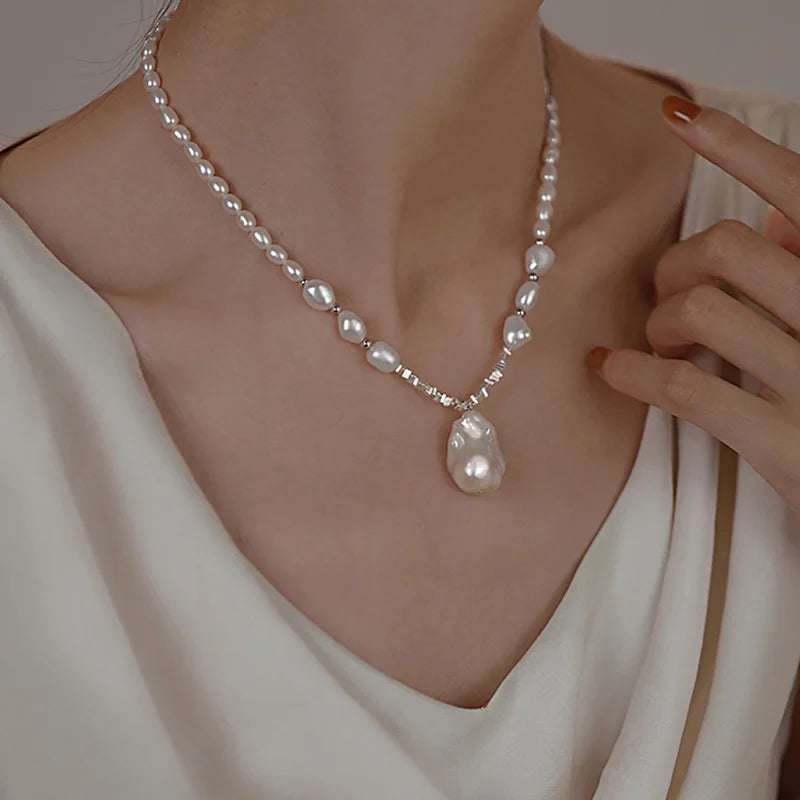 Colar de Pérola de Luxo Detalhe em Pingente 2