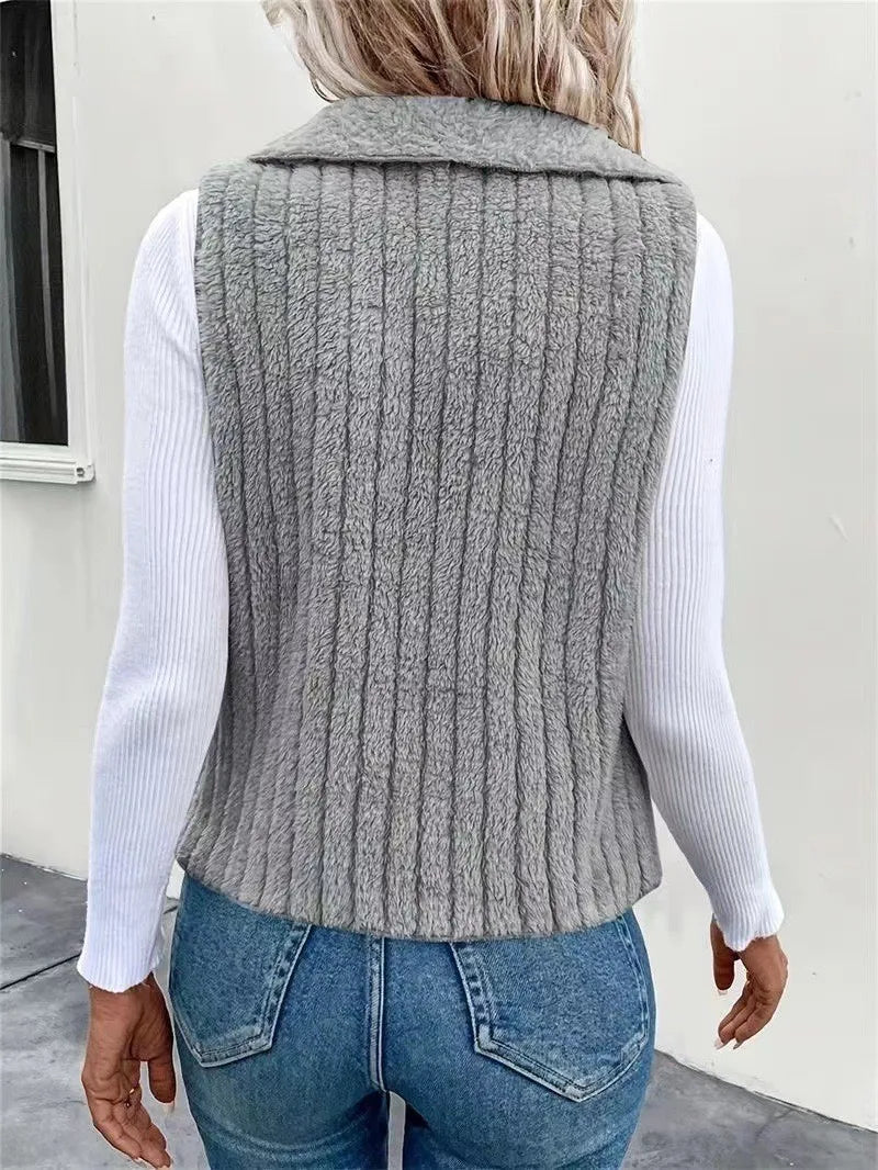 Colete Feminino de Lã Mousse com Gola V