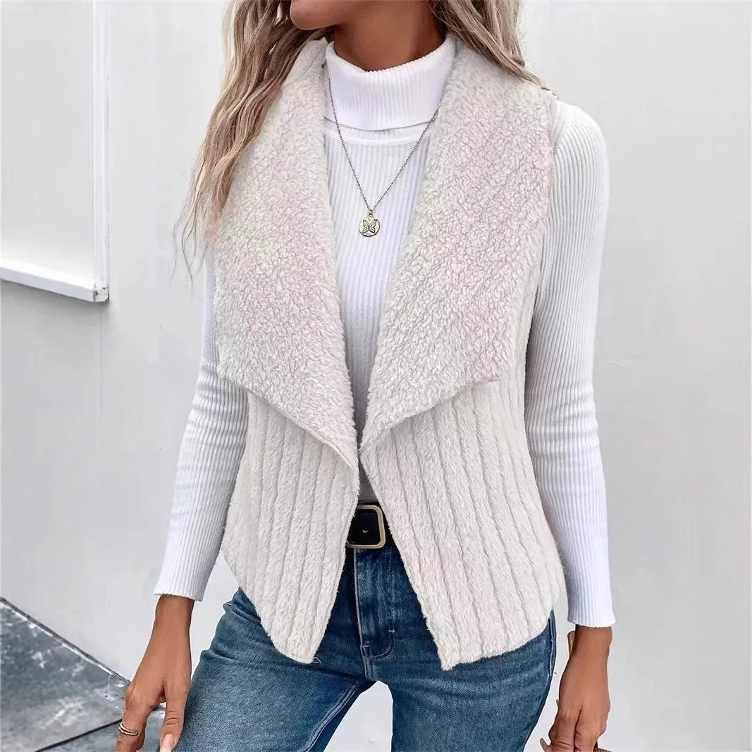 Colete Feminino de Lã Mousse com Gola V