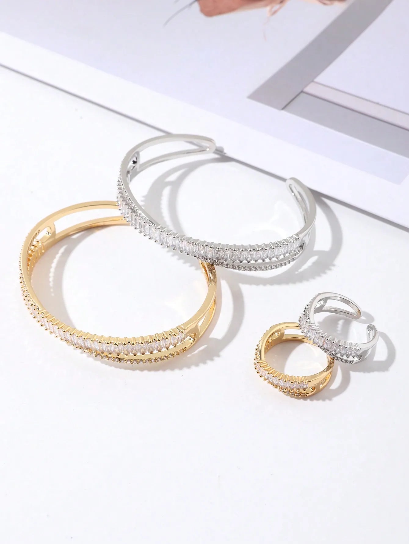 Conjunto Luxo de Anel e Pulseira de Zircônio