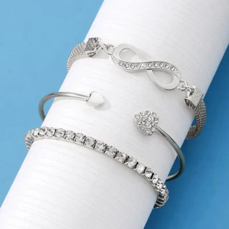 Conjunto Pulseira Coração com Cristais e Infinito