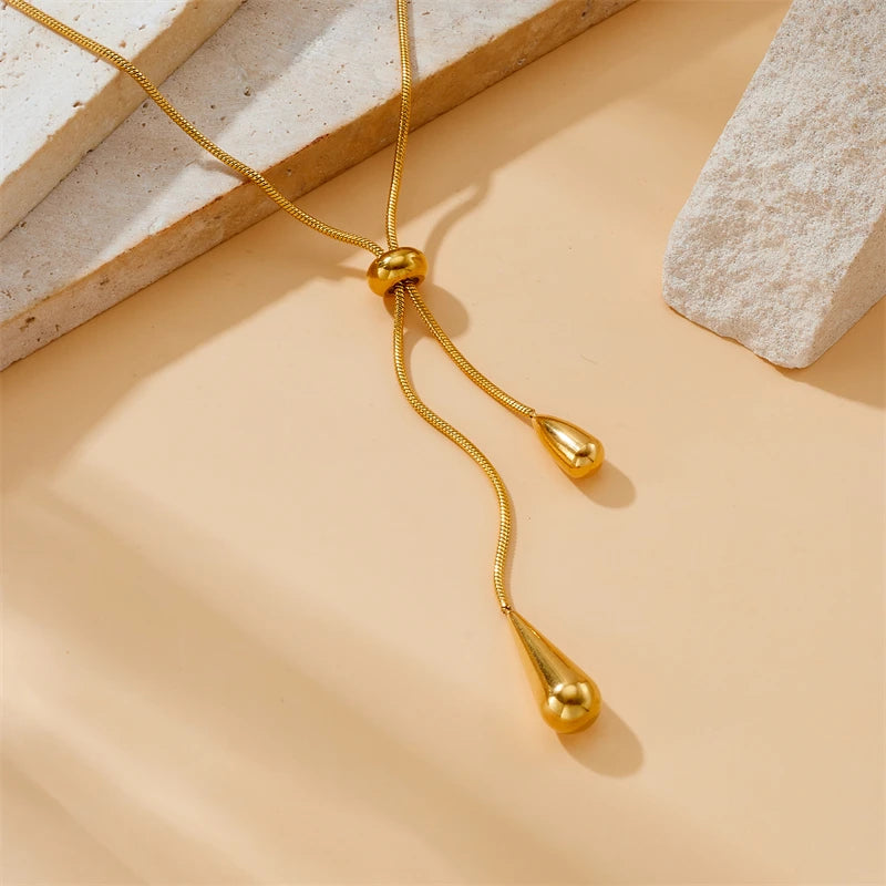 Conjunto de Jóias Douradas com Gotas Ajustáveis