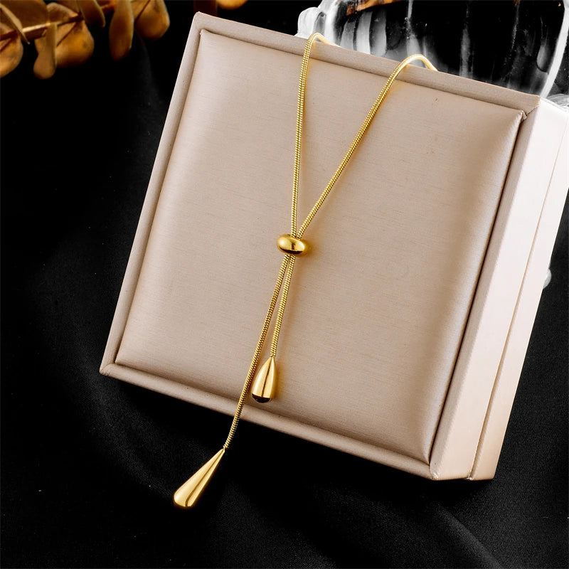 Conjunto de Jóias Douradas com Gotas Ajustáveis