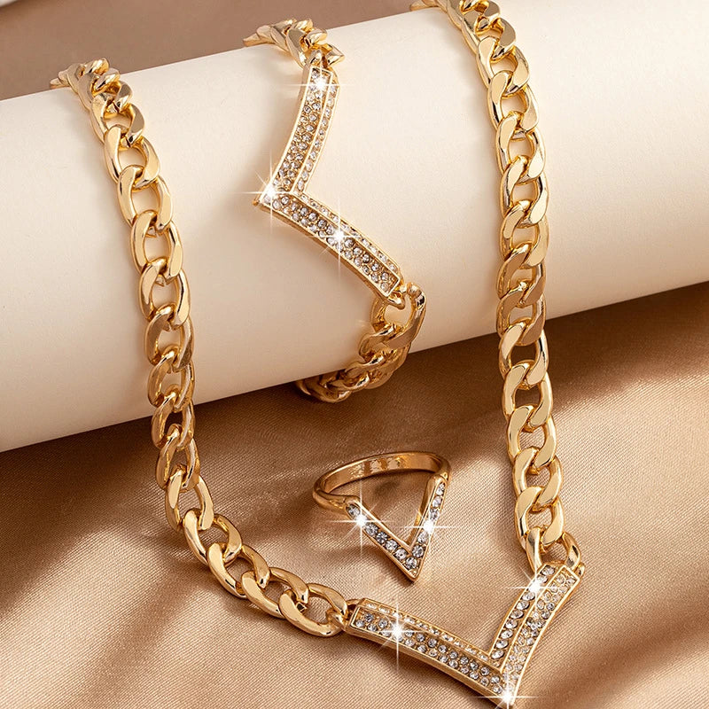 Conjunto de Joias Dourado Detalhe em V Cravejado em Zircônia 2