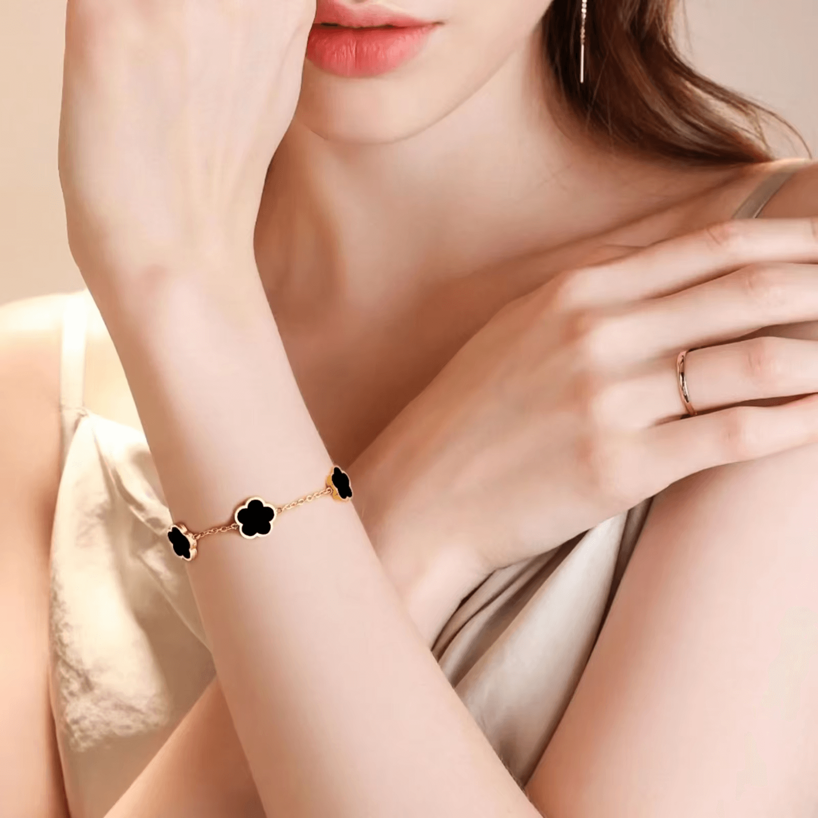 Conjunto de Joias Flor de Trevo Banhado a Ouro 18k