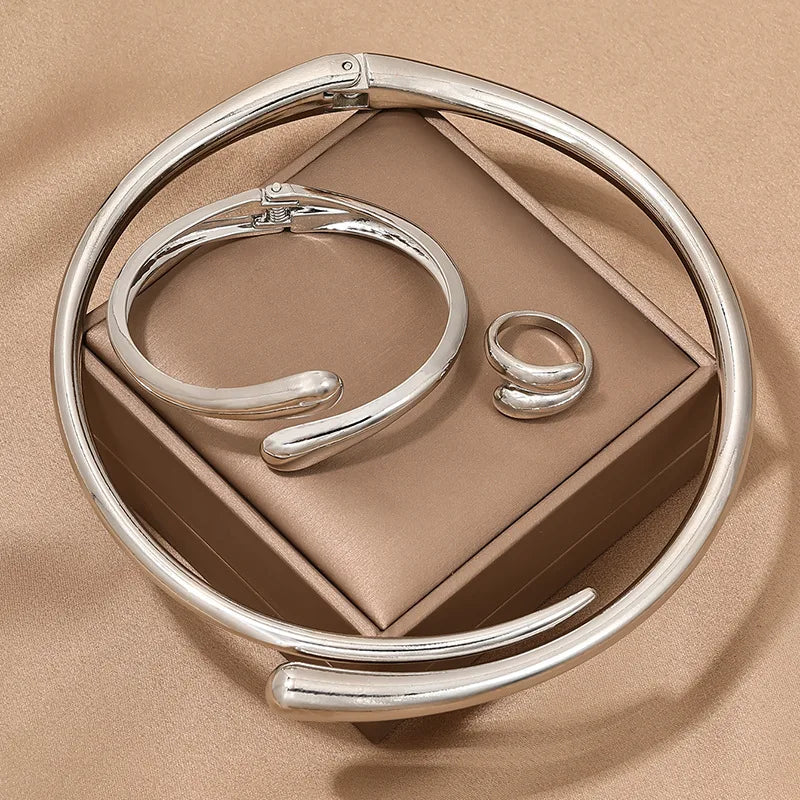 Conjunto de Joias Geométricas Elegantes