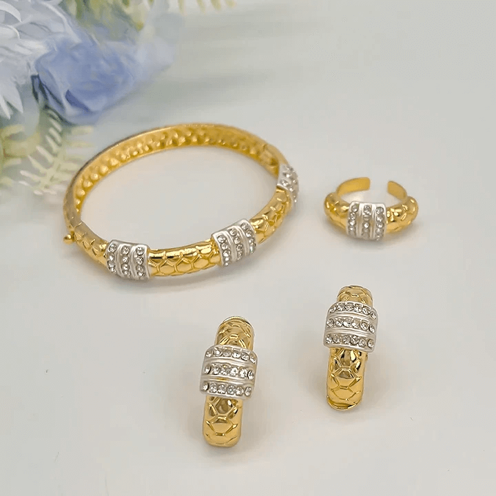 Conjunto de Joias Kit 4 Peças Detalhe em Prata Cravejado em Zircônia 2