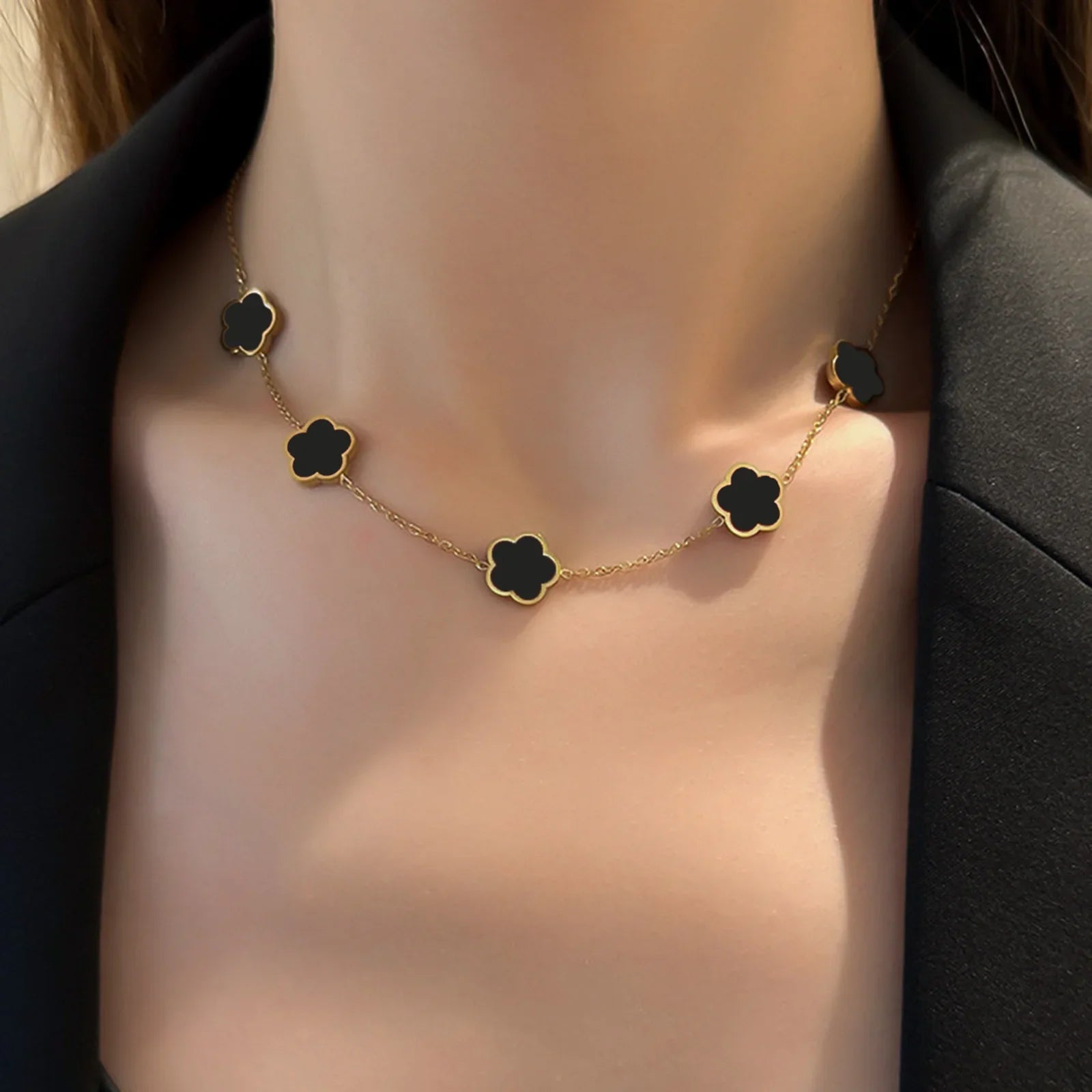 Conjunto de Joias Trevo Preto Banhado a Ouro 18k