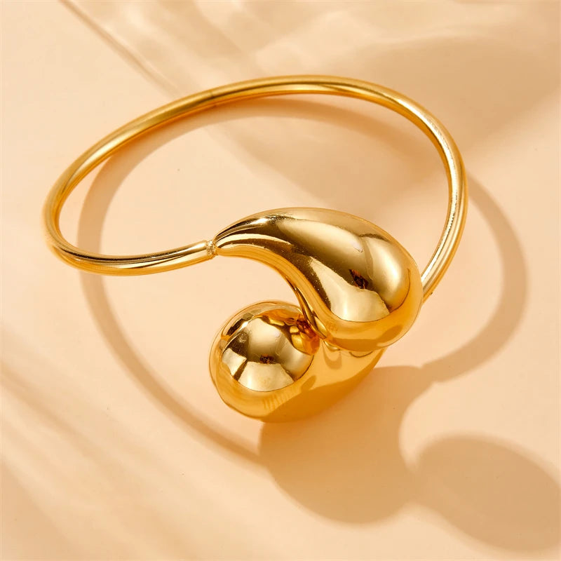 Conjunto de Joias em Gotas Douradas