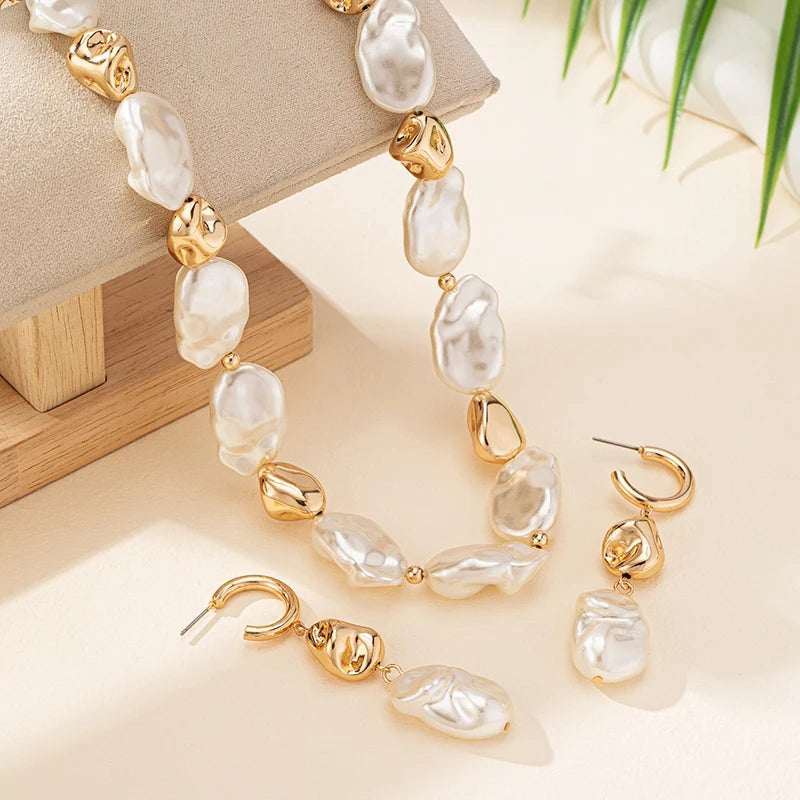 Conjunto de Perolas Detalhe Dourado