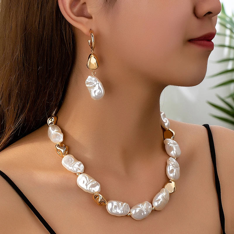 Conjunto de Perolas Detalhe Dourado