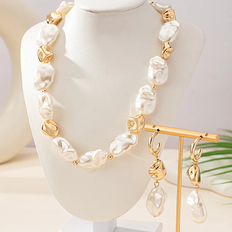 Conjunto de Perolas Detalhe Dourado