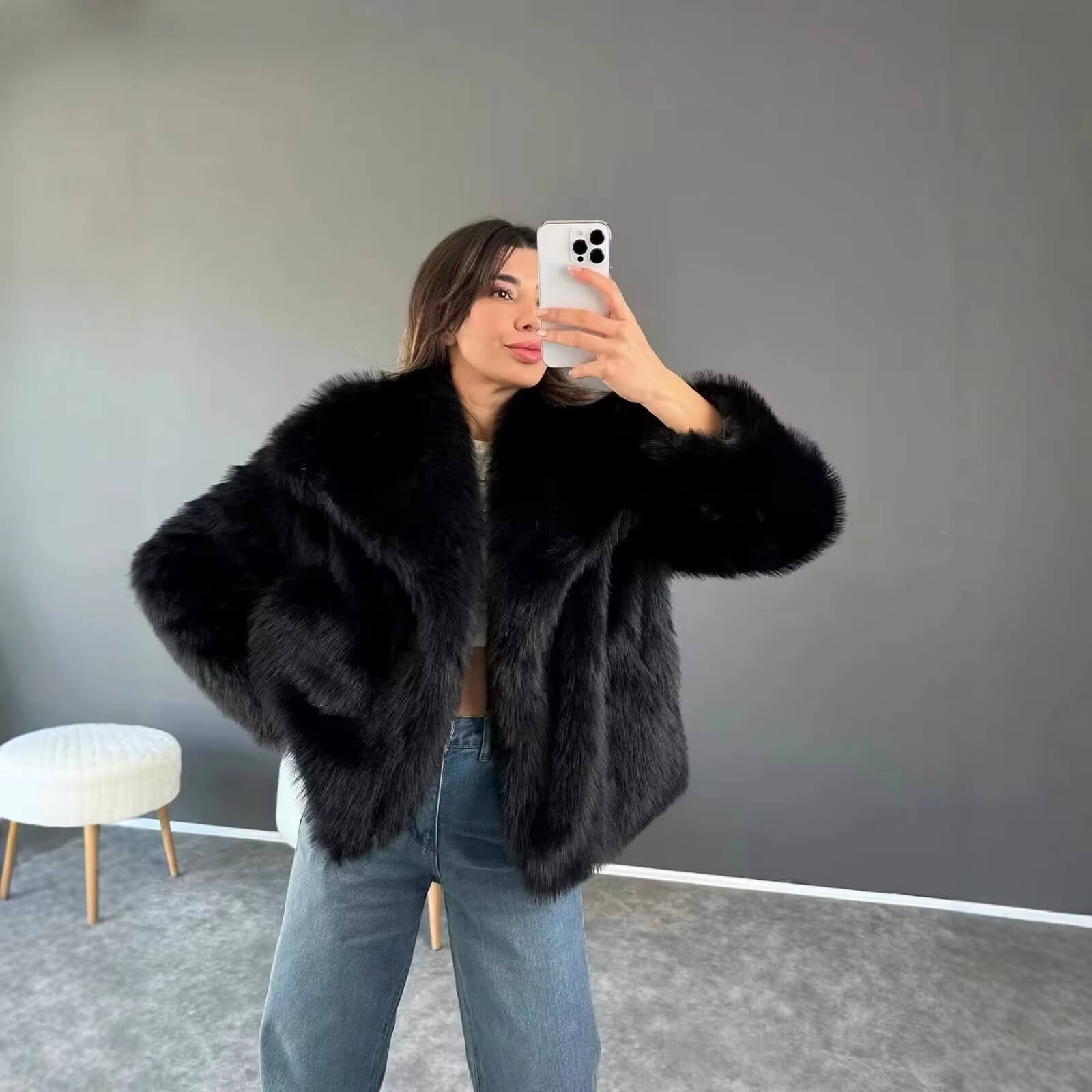 Casaco Feminino de Inverno em Couro Sintético com Gola Alta
