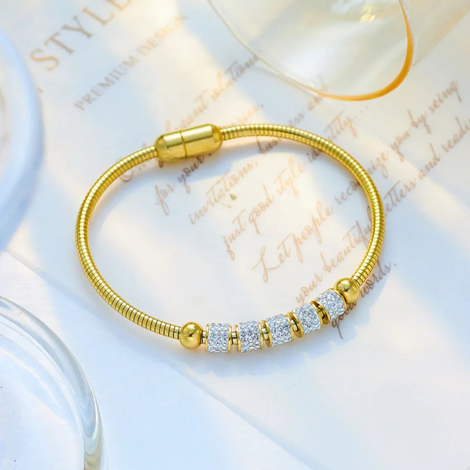 Pulseira Dourada com Strass e Fecho Magnético