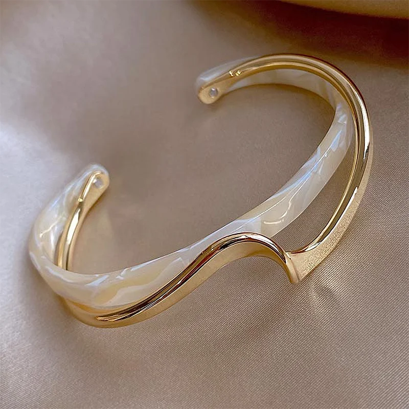 Pulseira Geométrica Elegante com Acrilico