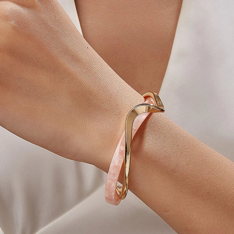 Pulseira Geométrica Elegante com Acrilico