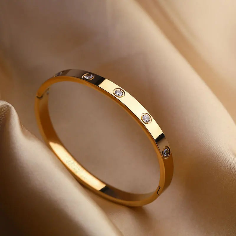 Pulseira Luxuosa com Cristal e Zircônia