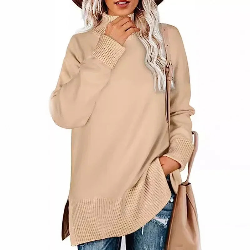 Suéter Feminino Bege com Fenda e Gola Alta