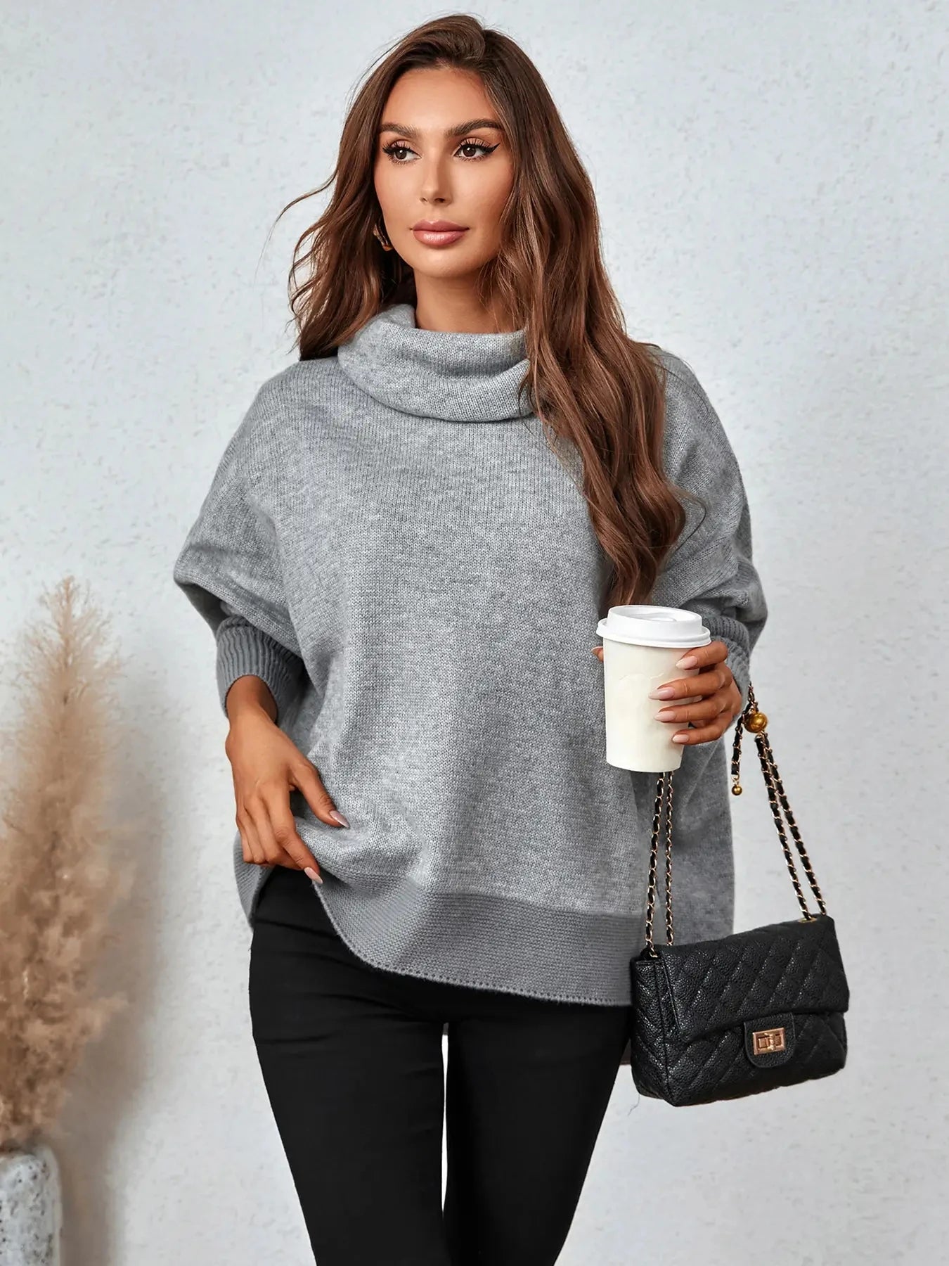 Suéter Feminino de Gola Alta Cinza