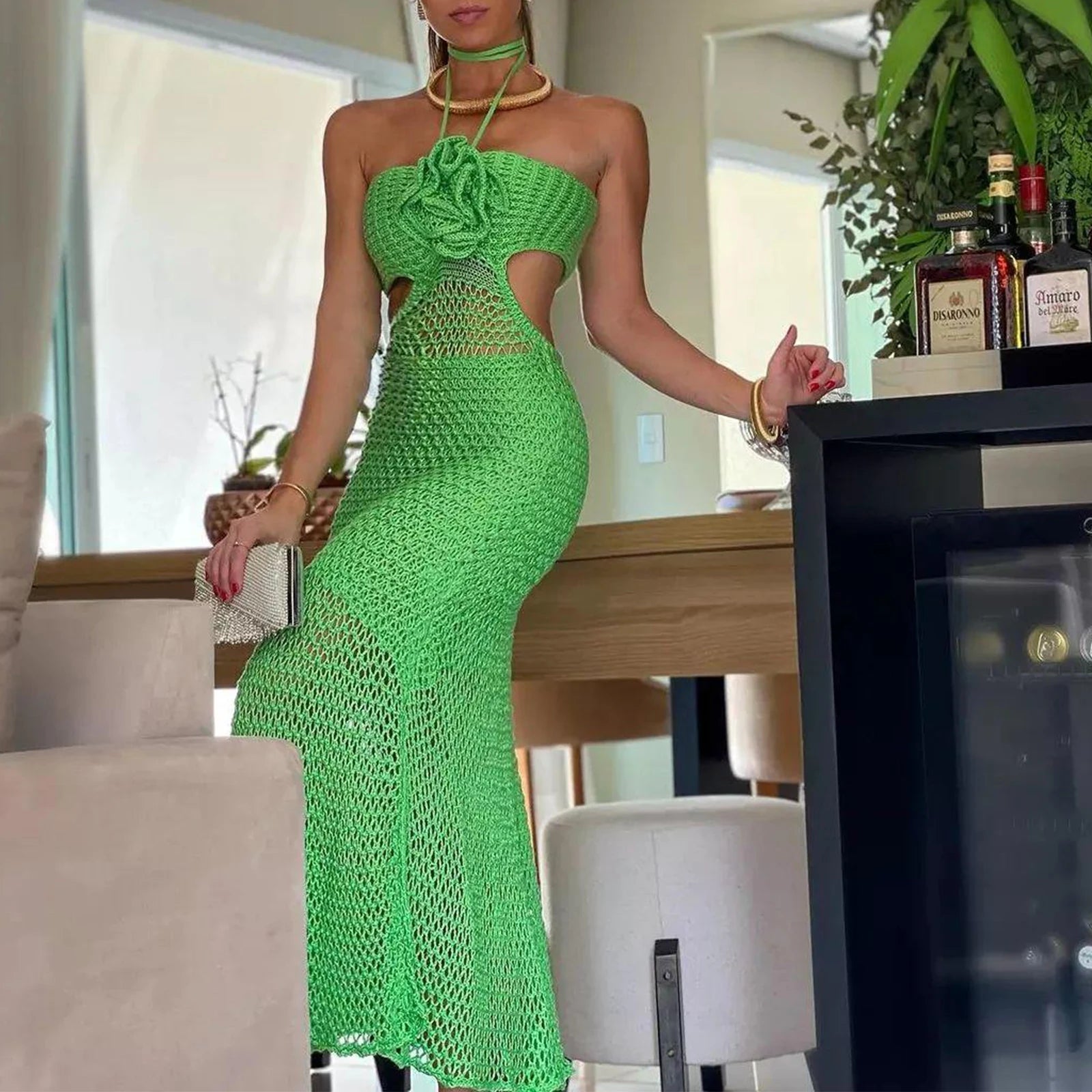 Vestido Croche Longo com Recorte e Flor 3D