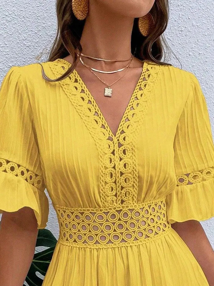 Vestido Gabi Midi com Renda e Manga Curta