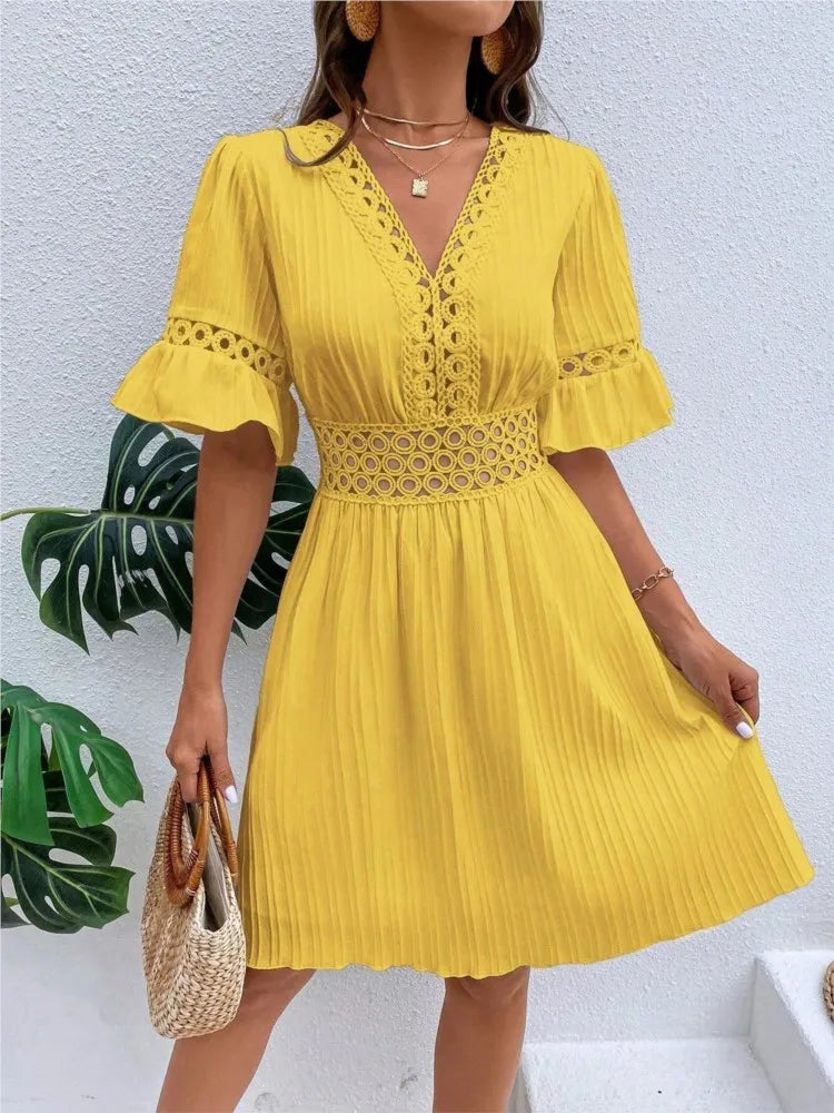 Vestido Gabi Midi com Renda e Manga Curta