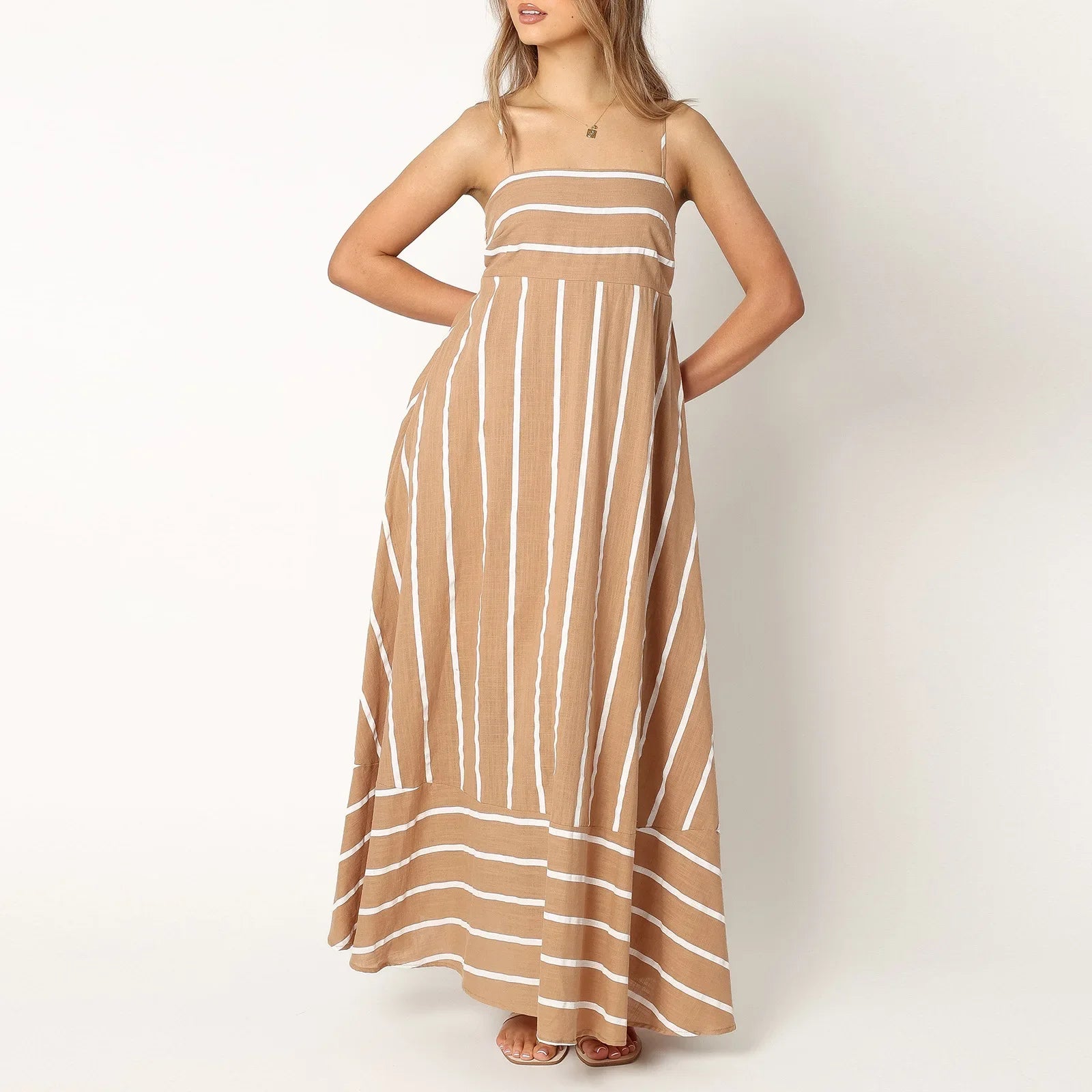 Vestido Maxi Listrado Evase com Alça