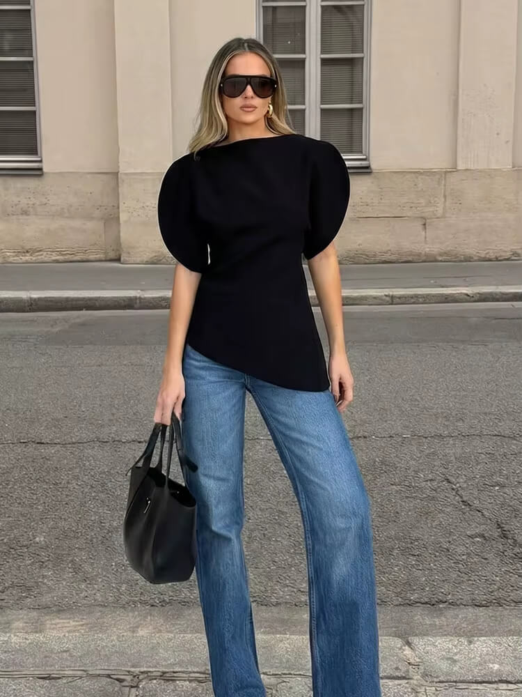 Blusa Feminina com Manga Bufante e Bainha Assimétrica