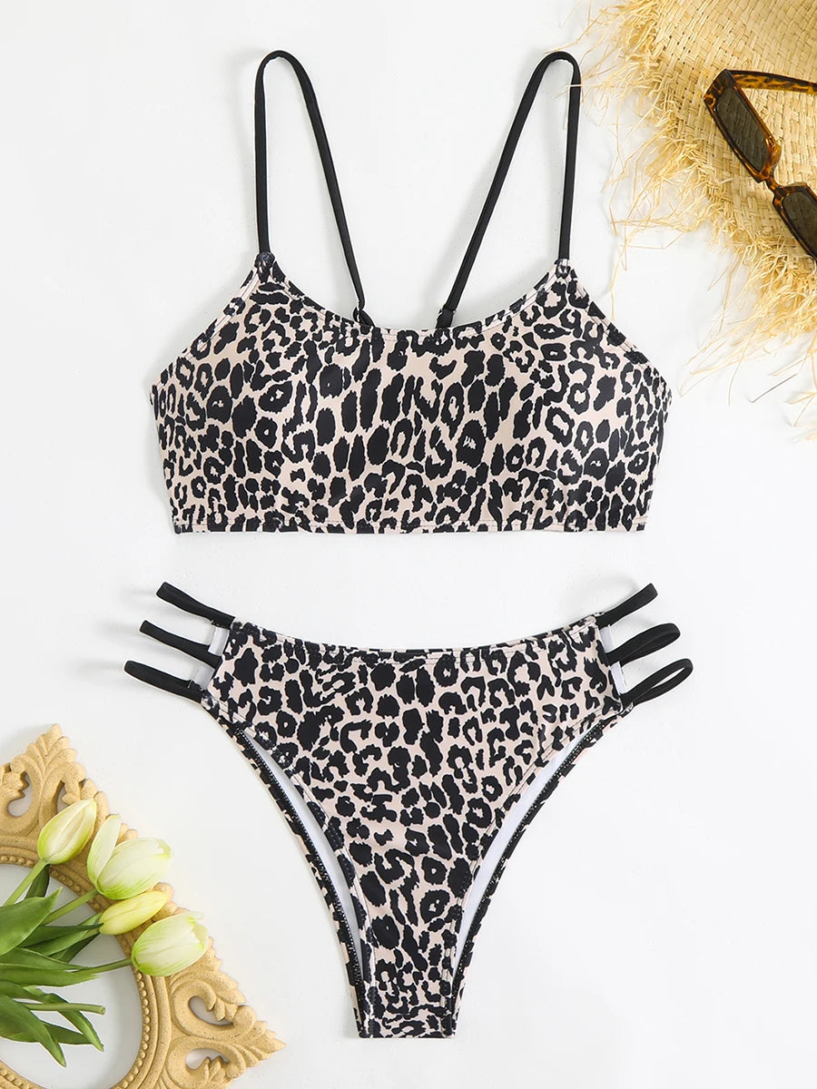 Biquíni Leopardo com Tiras e Alça Regulável