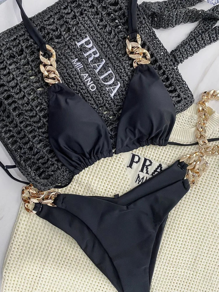 Biquíni com Detalhe em Corrente Dourado