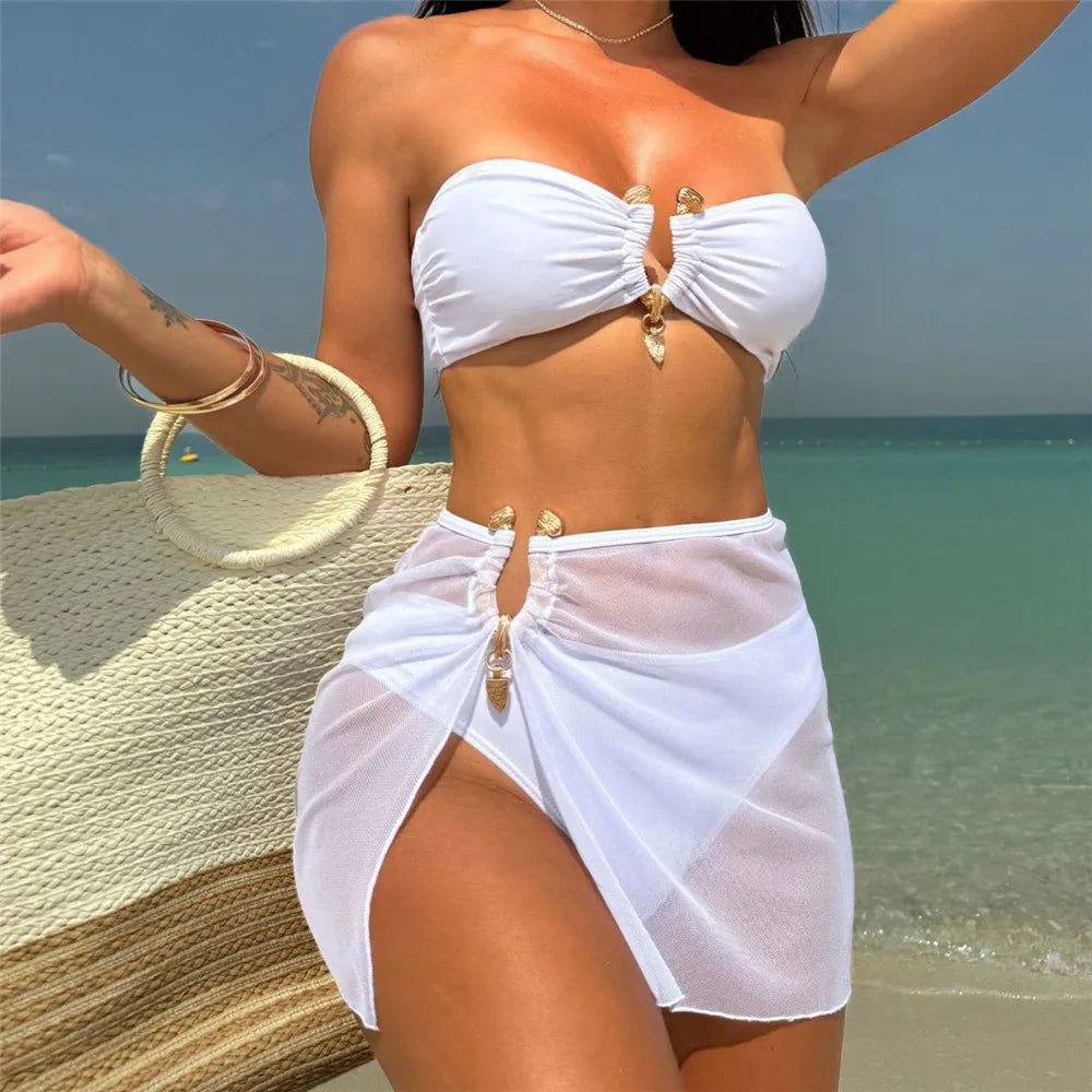 Biquíni com Saída de Praia e Detalhes em Anel