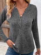 Blusa Canelada com Decote V e Botões Elegantes
