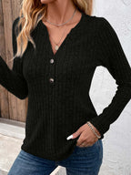 Blusa Canelada com Decote V e Botões Elegantes
